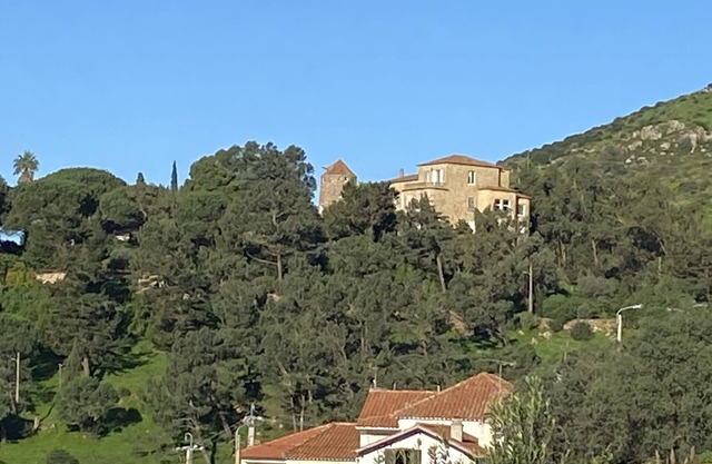 Location, unique charm, beach, pool, forest, comfort, 360º views