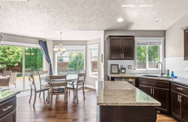 Lochsa fun in new Meridian (W/D and King Bed)