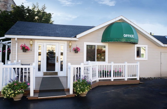 Lockview Motel