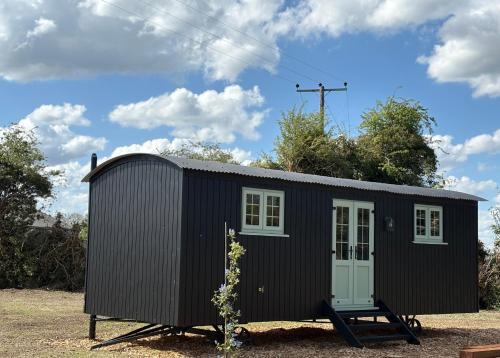 Lodeside Glamping