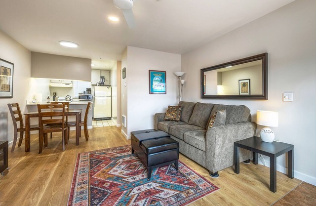 Lodge # 15 in der Innenstadt von Hood River Oregon - alles zu Fuß erreichbar!
