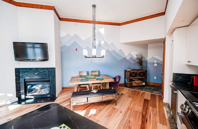 Lodge at Spruce Peak! Amazing 2 BR ! Ski In-Out!