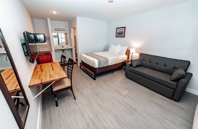 Lodge Studio Suite Room