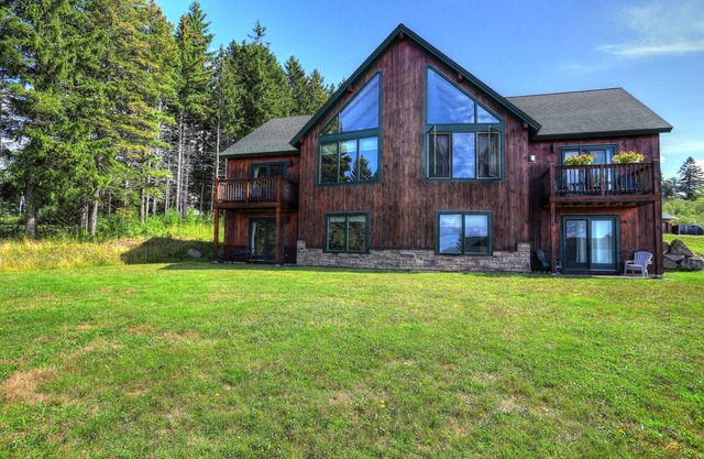 Lodges 17 - Moderne Wohnung mit herrlichem Blick auf den Rangeley Lake