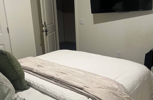 Lodging in Aurora, contactless entry