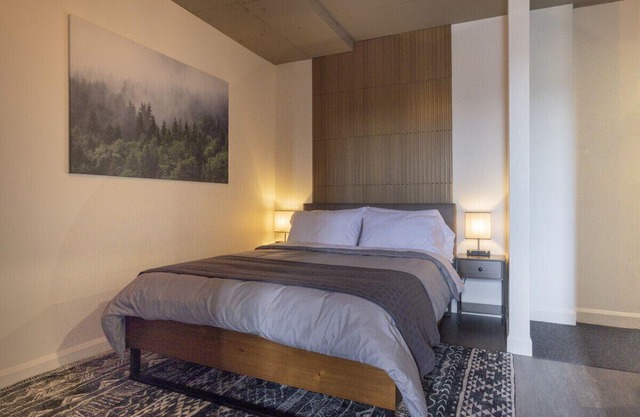 Loft 301 | Rooftop | Downtown