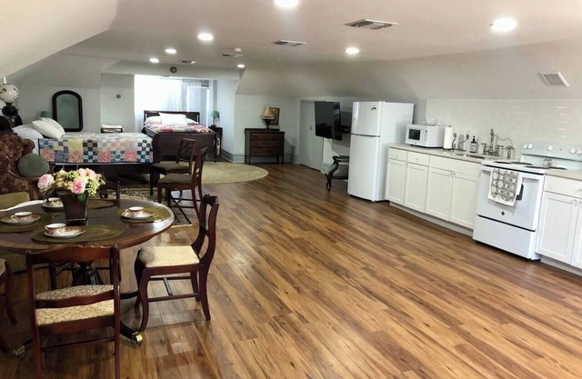 Loft in Historic Mims-Dreyfus House in Belhaven