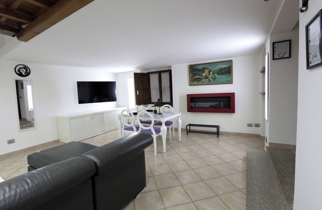 Loft Piazza Cavour Vercelli- Private Entrance Central to Milan Turin