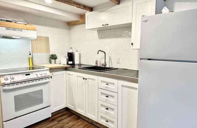 Loft The Montcalm 2 min Falls Free Parking
