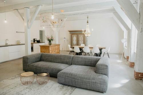 Loft Under Thatch Retreat In Eiderstedt Nature