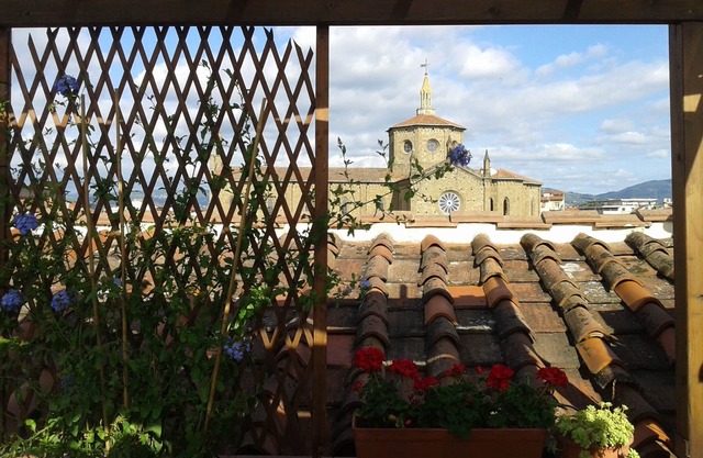Loft mit einer Panorama-Terrasse mit Blick auf die Dächer von Florenz