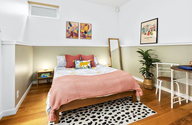 Loftium | Beautiful 1 BR Guest Suite w/ Kitchen + Laundry