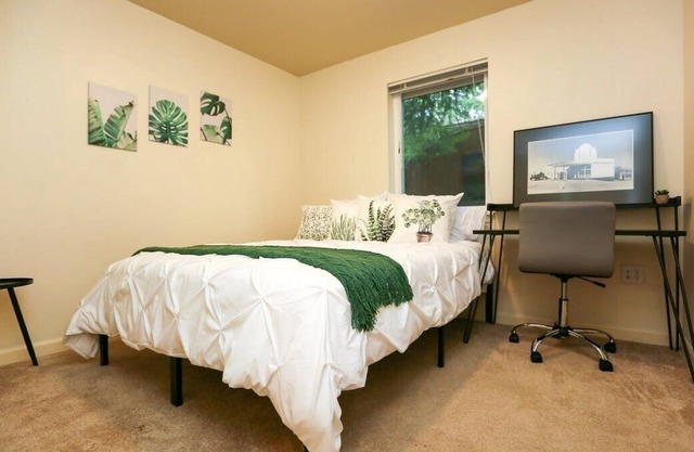 Loftium | Well-Kept Suite Just Mins to UW & Matthews Beach