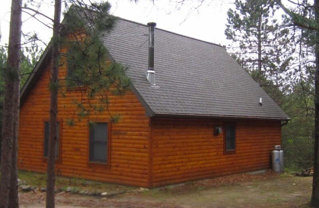 Blockhütte bietet Platz für 8