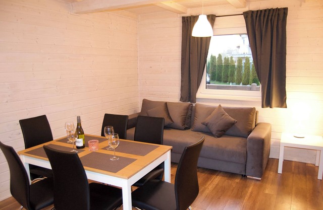 Blockhaus Aurora für Familien-Urlaub in Dziwnowek 10Min. zu Fuß bis zur Ostsee