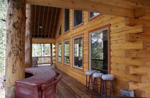 Log Cabin Golfplatz Front-Terrace Lakes, wunderschöne Wrap-around-Deck mit Aussicht