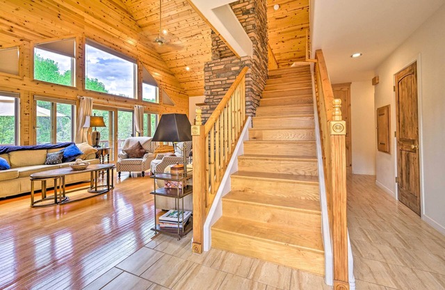 Log Cabin in Payson w/ Deck, Mtn & Creek Views