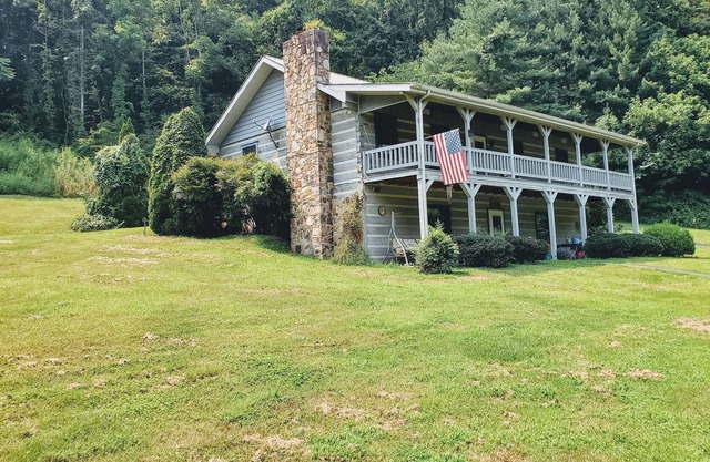 Log Cabin near Dale Hollow Dam