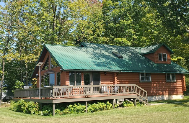 Log Cabin on quiet Arbutus Lake. Newly renovated. Pickerel Wisconsin