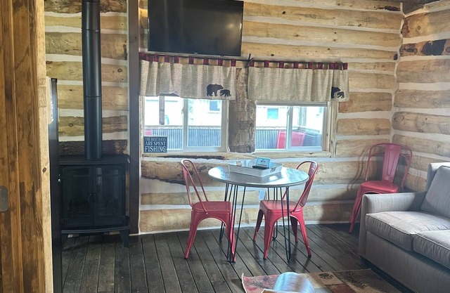 Sister Bear Cabin 2-Bedroom with Loft Lake Front Log Cabin, Lake Alice