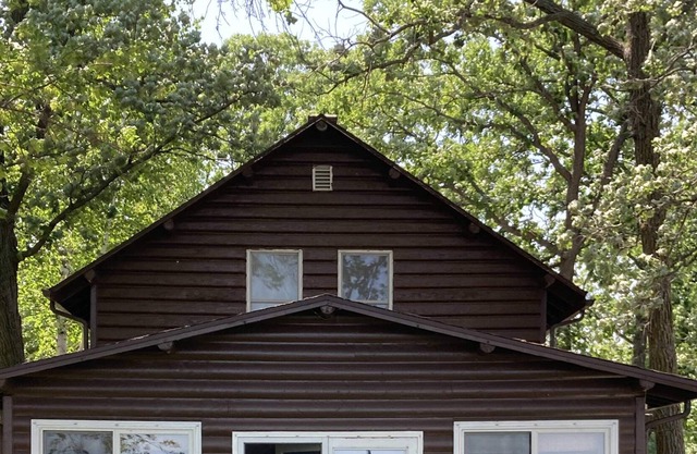 Log Cabin on Lake Sallie