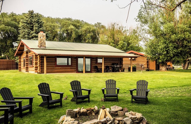 Log Cabin on the North Shore of Ennis Lake. Dramatic Views of the Madison Range