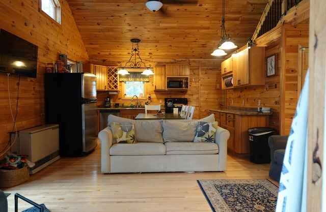 Log Cabin Retreat, Thompson Lake