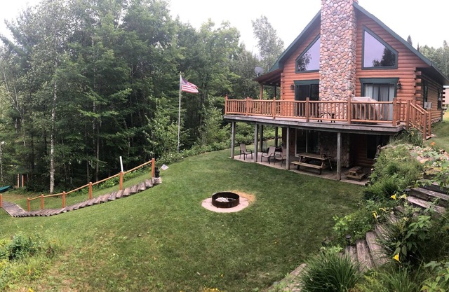 Log Cabin style lake house on Sea Lion Lake