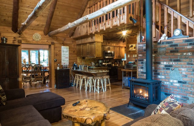 ** Blockhaus * Whirlpool * Sauna * Privater Teich * 23 Hektar * 4,6 km von Bethel Woods *