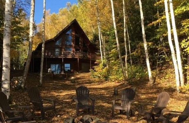 Log Home Luxury erwartet Sie am Westufer des AuTrain Lake! Paddelboot und Dock!
