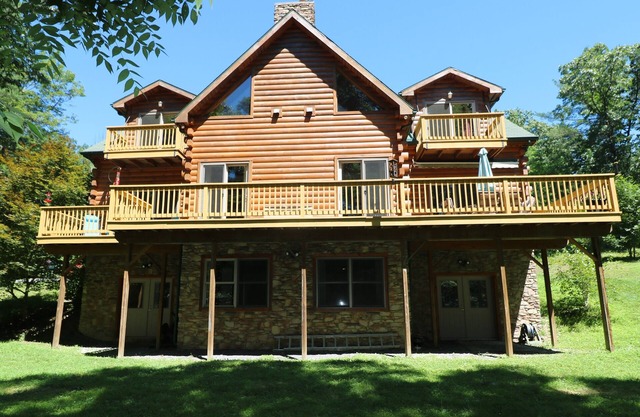 Log Home auf dem See