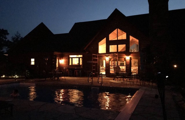 Lost Arrowhead Lodge - Secluded - Pool - WiFi - 1 Hr South of St.Louis