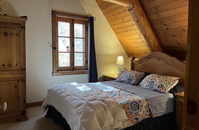 Log ski chalet beside northside of Mont Tremblant