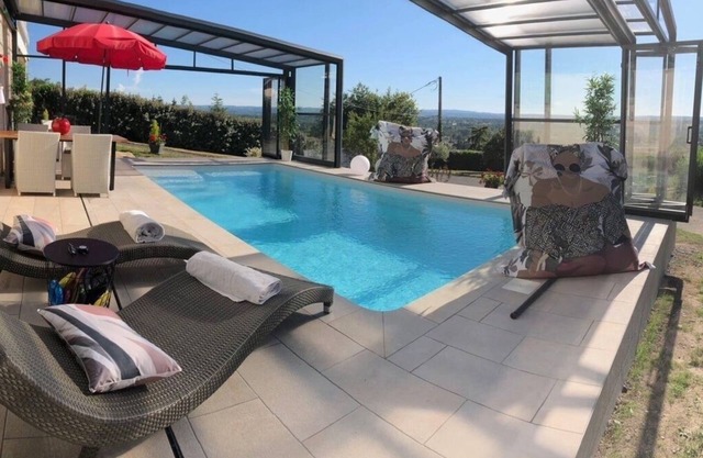 Logement Avec Piscine Couverte Chauffée et spa Privatifs, vue Panoramique