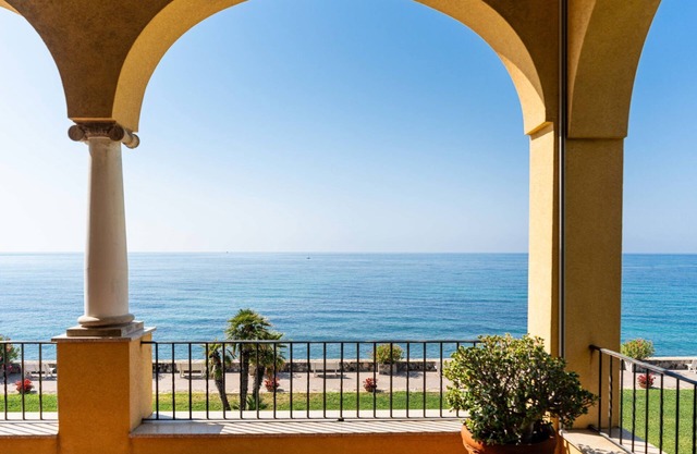 Loggia sul mare by Interhome
