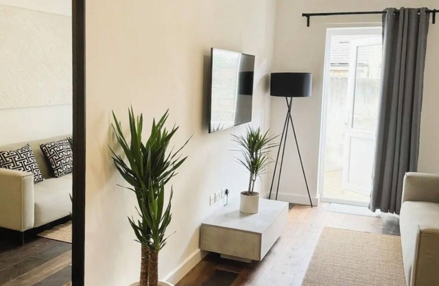 London Stylish 1 Bedroom Apartment With Garden