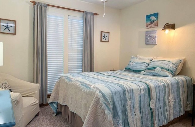 Lone Oak Point 29 - A Vintage Lake Vacation!