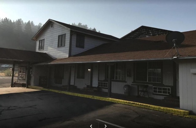 Lone Pine Motel