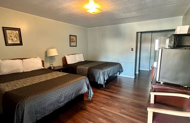 Lone Pine Motel