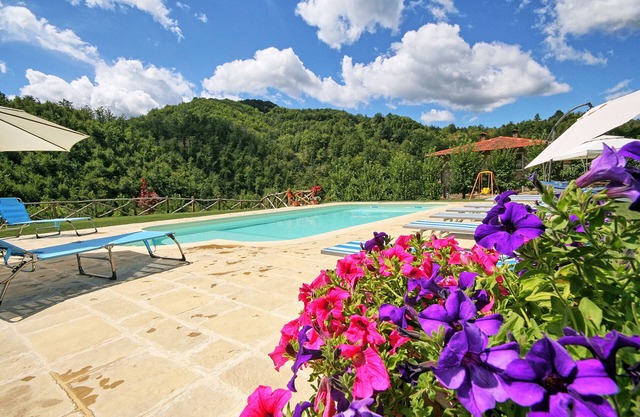Casa Martina Alleinstehendes familienfreundliches Ferienhaus mit beheiztem Pool
