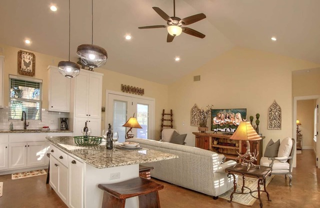 Lone Star Cabin Nr. 4 ~ Texas Hill Country ~ Neu!