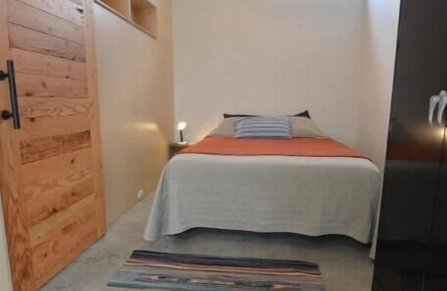 Long Stays Welcome, Beautiful, Quiet and Private