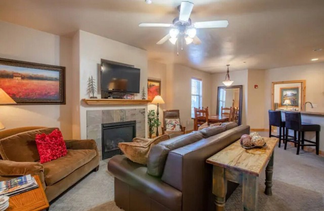 Long term oasis - near trails, eateries and shops