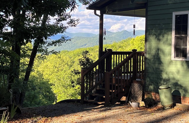 Long-term rental: Beautiful Mountain View Amherst VA, off Blue Ridge Parkway!