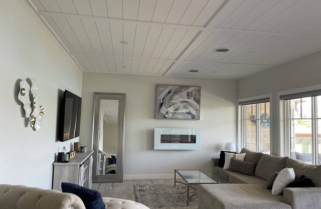 Long term rental only! Gorgeous Lakefront Property on Kalamalka Lake.