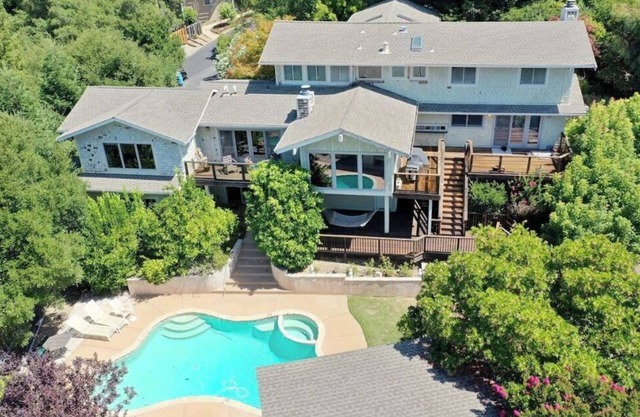 Long-Term Stay at Lavish & Serene Hilltop Mansion