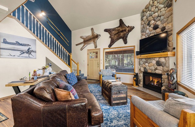 Longhorn Hideaway: Pet Friendly, Hot tub, Near Ponderosa Park, Quiet Wooded Neighborhood