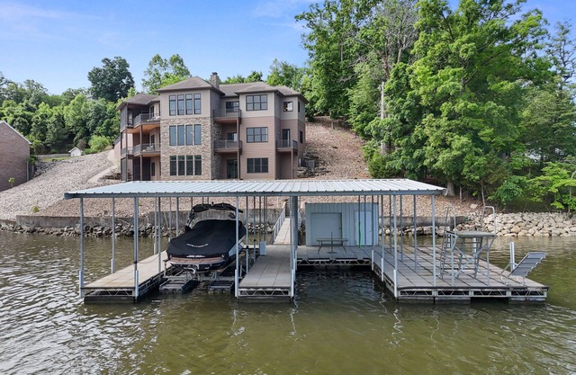 LongView Lake House - Spacious 5Bd/5Ba w/ Dock, Open Slip, Swim Deck & High Dive