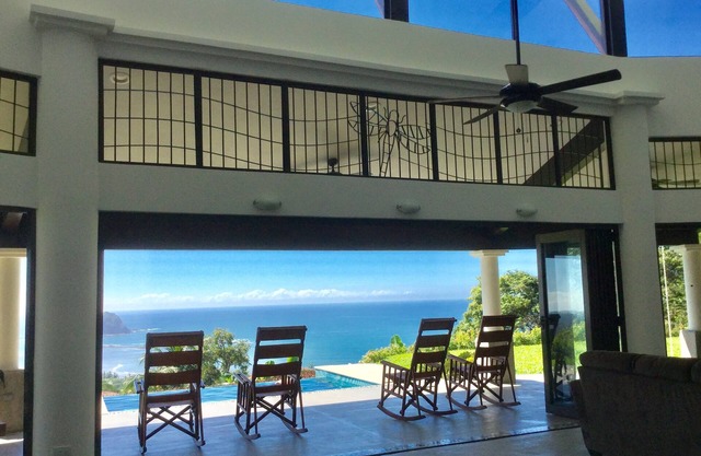 2016 Bauvilla / Höhere Erhebung / 180 Grad Strand / Meer / Dschungelblick