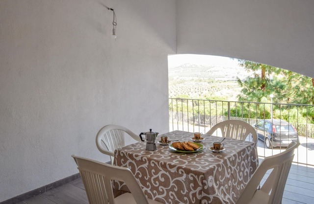 Look forward to a beautiful view of the sea in this beachfront vacation rental.